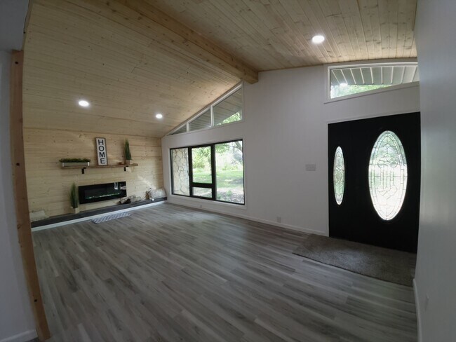 Building Photo - 22033 IN-37