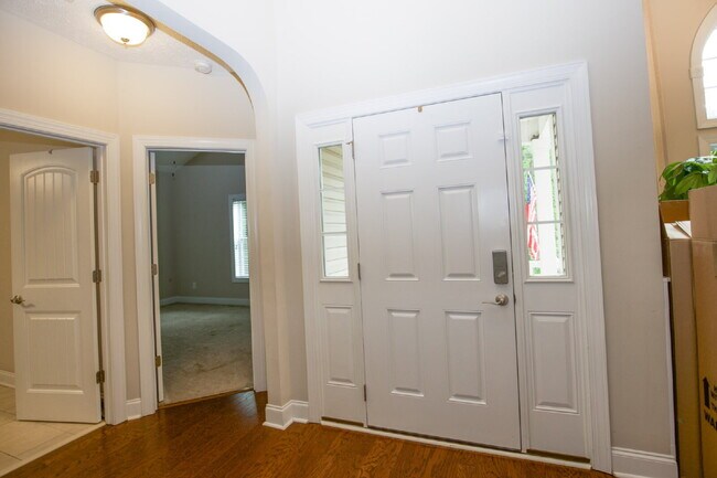Foto del edificio - "Large 3-Bedroom plus BONUS Retreat with S...