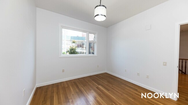 Building Photo - 474 Grand Ave
