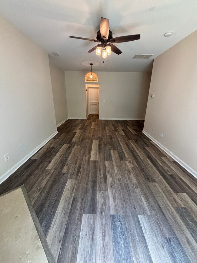 Foto del edificio - 190 Cedar Elm Rd
