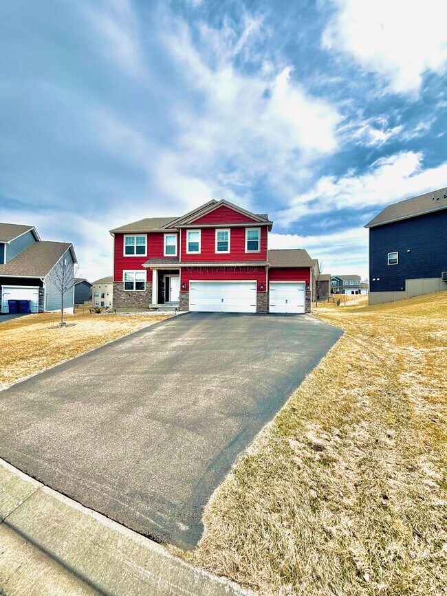 Foto del edificio - Solar Home!  Beautiful 4bed/3bath Single Family Home in Shakopee