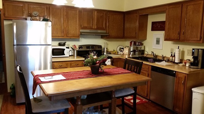 Building Photo - 1812 Michael Dr