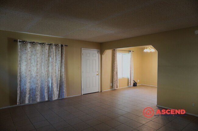 Foto del edificio - Beautiful 3-Bedroom Home