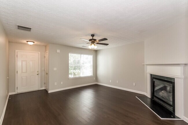 Building Photo - 271 Springbottom Ct SE