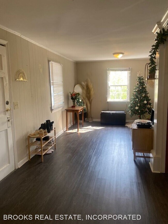 Building Photo - 2 br, 1 bath House - 106 B Westover Avenue