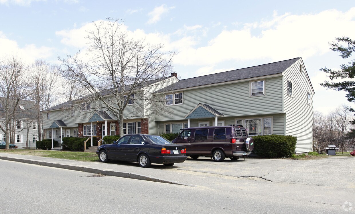 2 South Ave, Derry, NH 03038 Apartments in Derry, NH