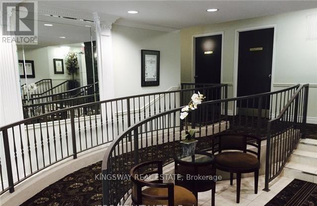 Photo du bâtiment - 2300 Parkhaven Blvd