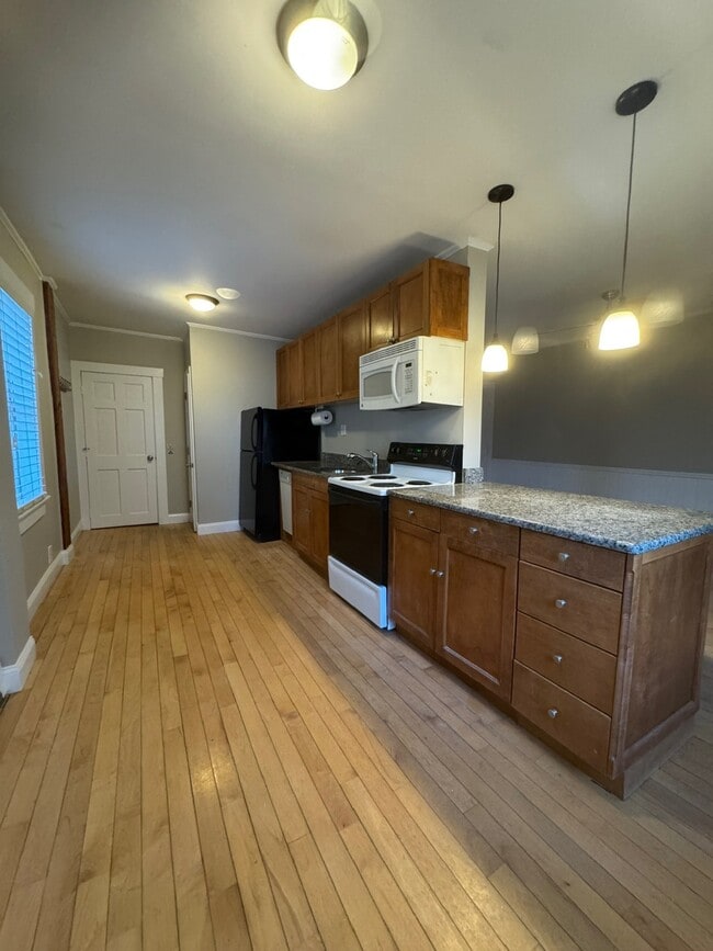 Building Photo - 2-12 Herbert St