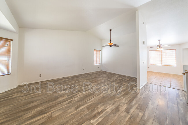 Building Photo - 8719 W Sierra Vista Dr