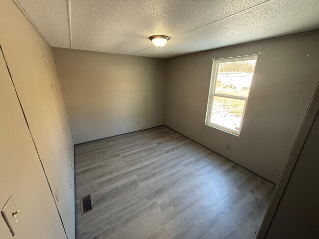 Foto del edificio - 719 Barren Hollow Rd