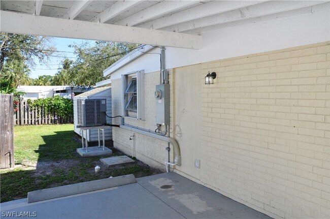 Foto del edificio - 1343 Barbizon Ln