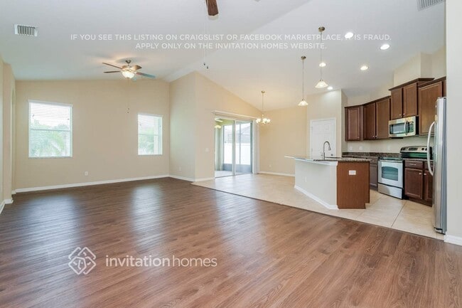 Foto del edificio - 8836 39th St Cir E