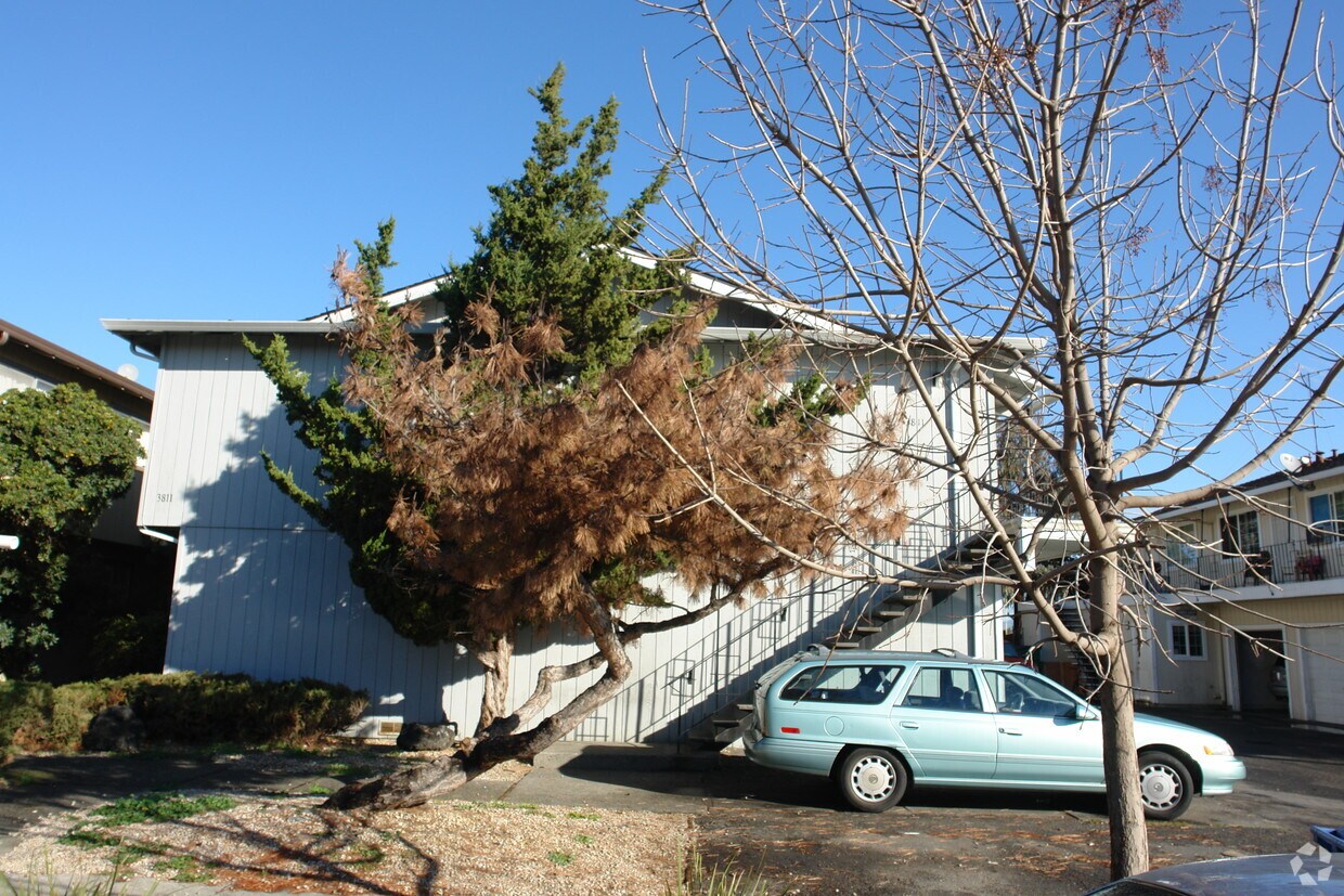 Building Photo - 3811 Underwood Drive