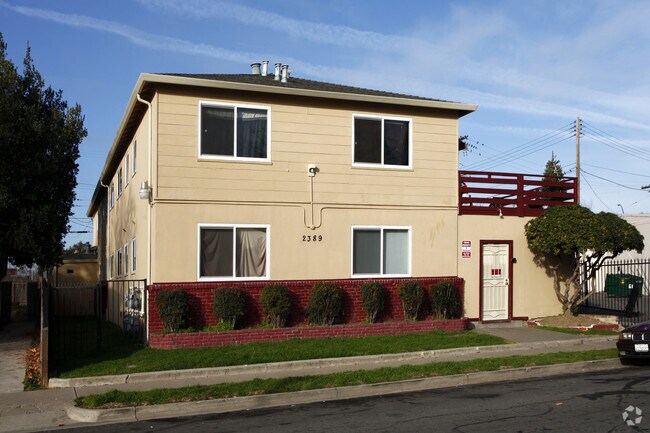 Building Photo - Cantalier Street