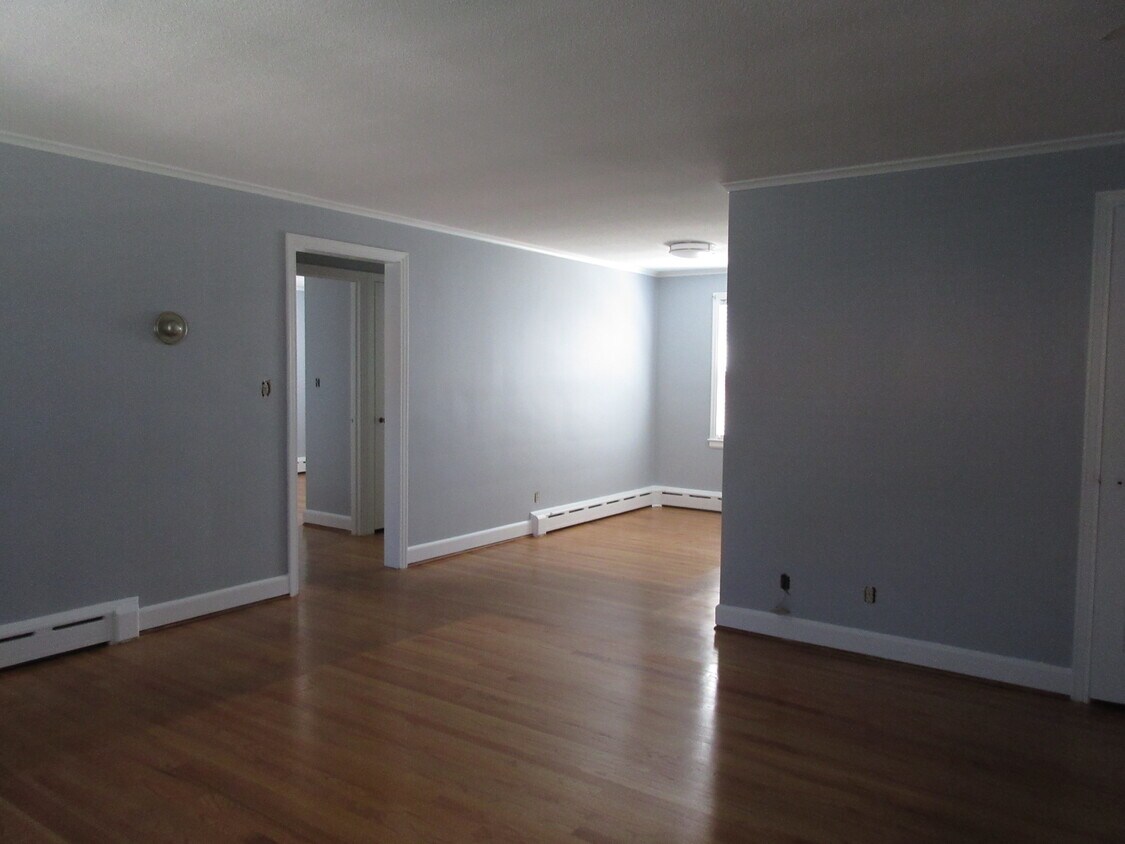 3 Grennan Rd Unit 3, West Hartford, CT 06107 Apartments in West