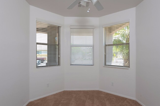 Building Photo - 10401 W Los Gatos Dr