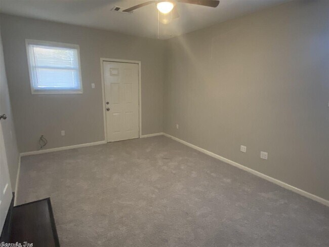 Building Photo - 101 Farmere Cir