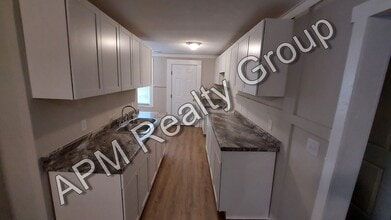 Building Photo - 1210 King St