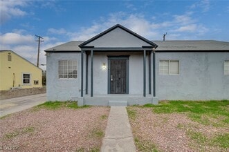 Building Photo - 400 Bonanza Way