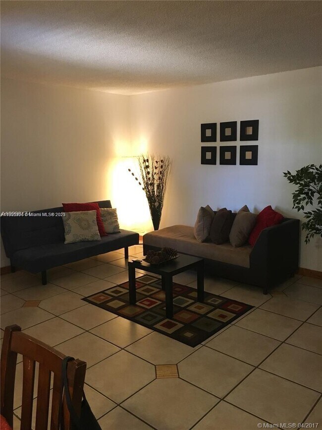 Foto del edificio - 445 W Park Dr