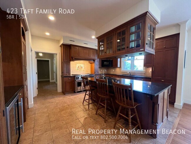 Foto del edificio - 423 Taft Family Rd