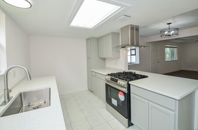 Foto del edificio - 3722 Brier Gardens Dr