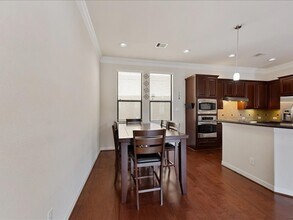Building Photo - 5502 Lunia Ln