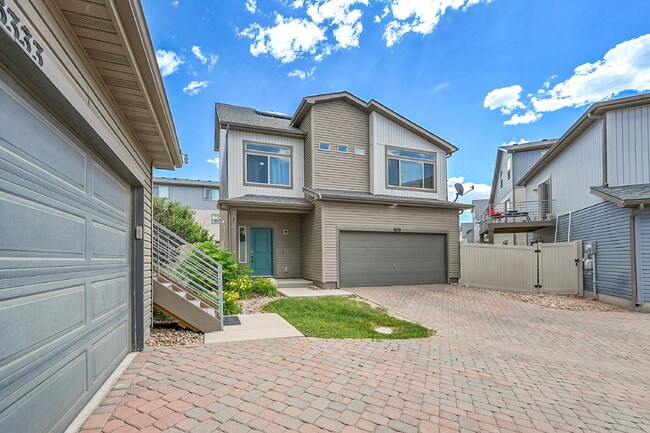 Building Photo - $2,550.00, 3 bed, 2.5 bath located in Colo...
