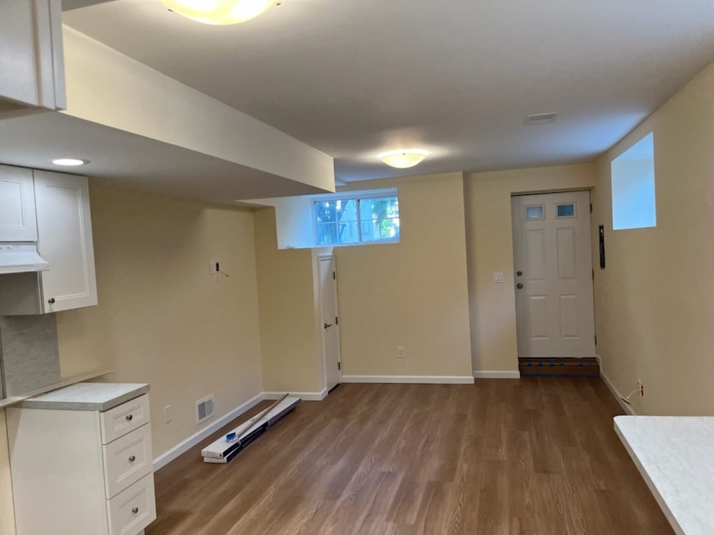 kitchen/lr combo - 129 N Mada Ave