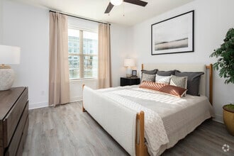 1 BR 1 BA, 819 SF - The Watts