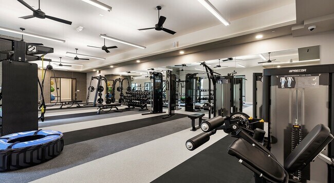Foto del edificio - 6400 E Riverside Dr