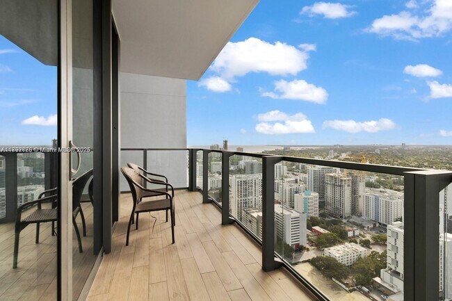 Foto del edificio - 88 SW 7th St
