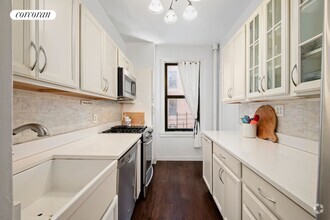 Building Photo - 117 Seaman Ave