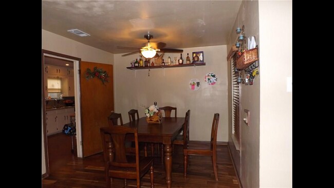 Foto del edificio - 1939 Gaylord Dr