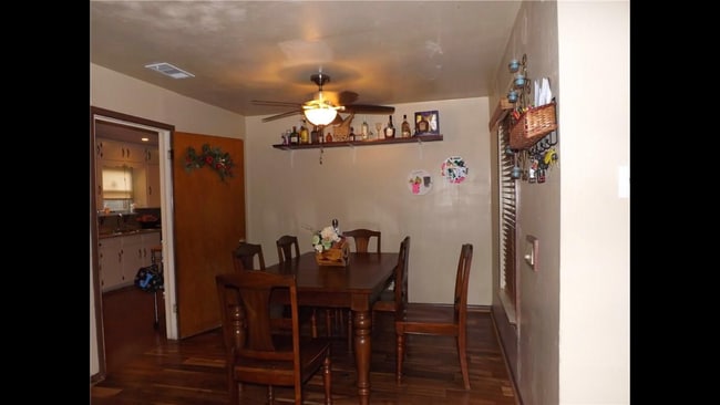 Photo - 1939 Gaylord Dr House