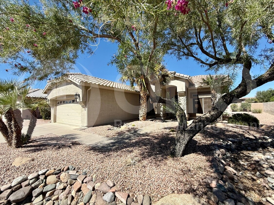 Foto principal - 4148 E Walnut Rd