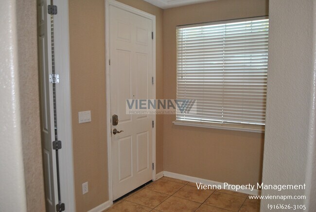 Foto del edificio - 7164 Roycroft Dr