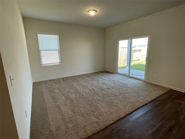 Building Photo - 10084 Pappas Dr