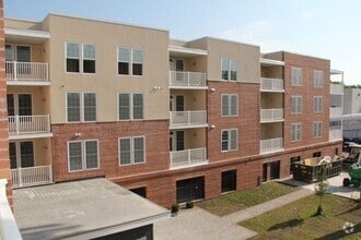 Building Photo - 978 Worcester St
