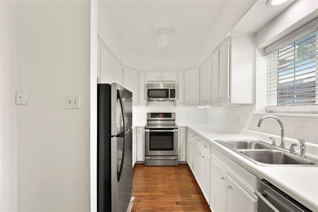 Foto del edificio - 3427 Milton Ave