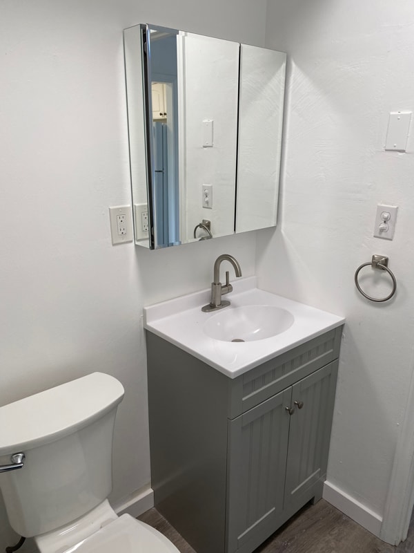 Building Photo - 115 E Sothel St