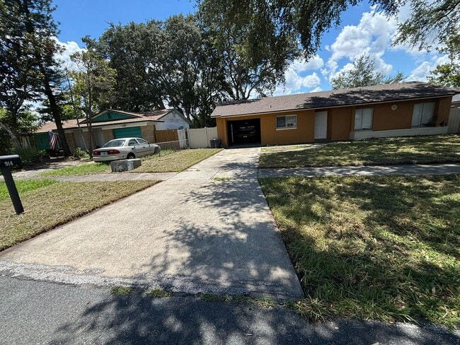 Building Photo - 914 Osceola Trl