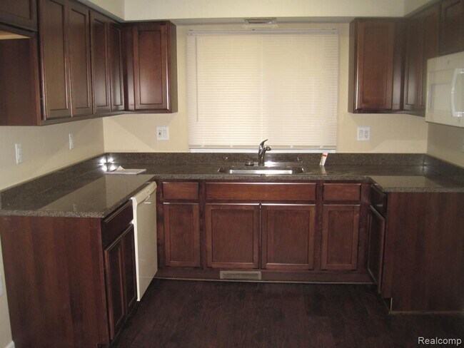 Building Photo - 4214 Lotus Dr