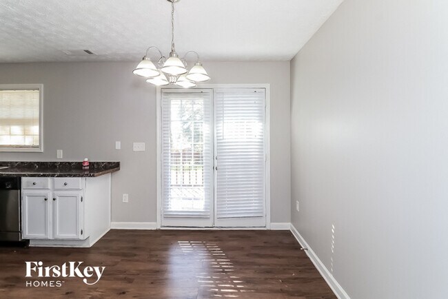 Building Photo - 3710 Bakers Ferry Rd SW