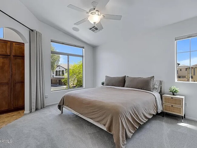 Foto del edificio - 2725 E Mine Creek Rd