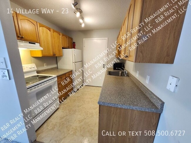 Building Photo - 14 Village Way