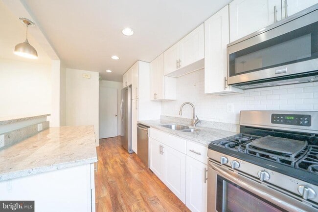 Building Photo - 1106 Linden Ave