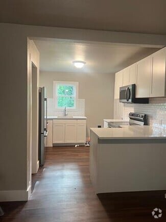 Building Photo - 3111 Elm Park