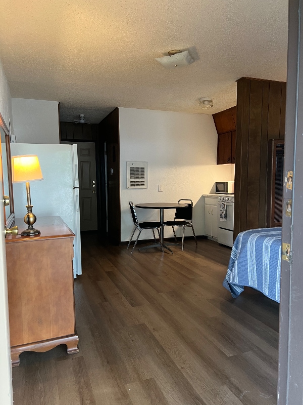 Foto del edificio - 1708 Holloman Dr