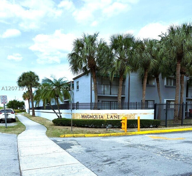 Foto del edificio - 7401 SW 152nd Ave